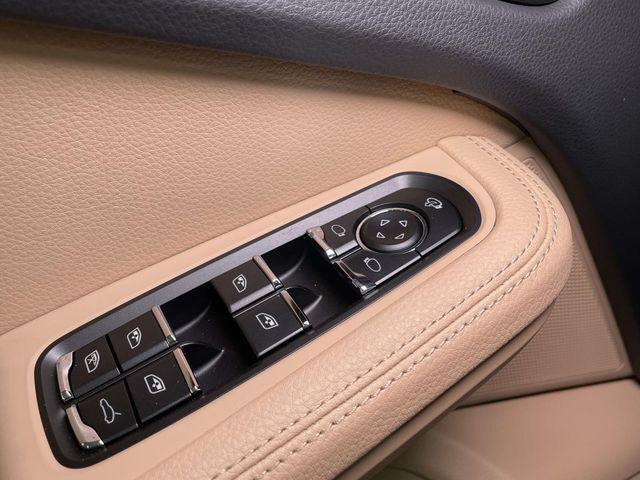 2026 Porsche Macan Unknown