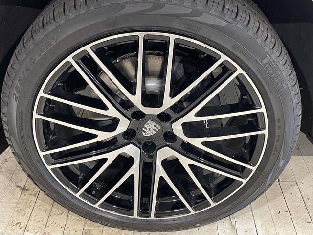 2026 Porsche Macan Unknown