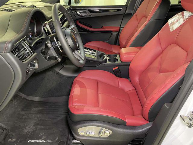 2026 Porsche Macan Unknown