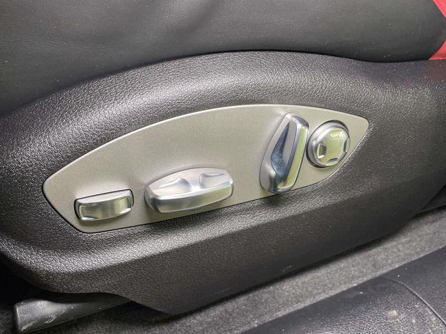 2026 Porsche Macan Unknown