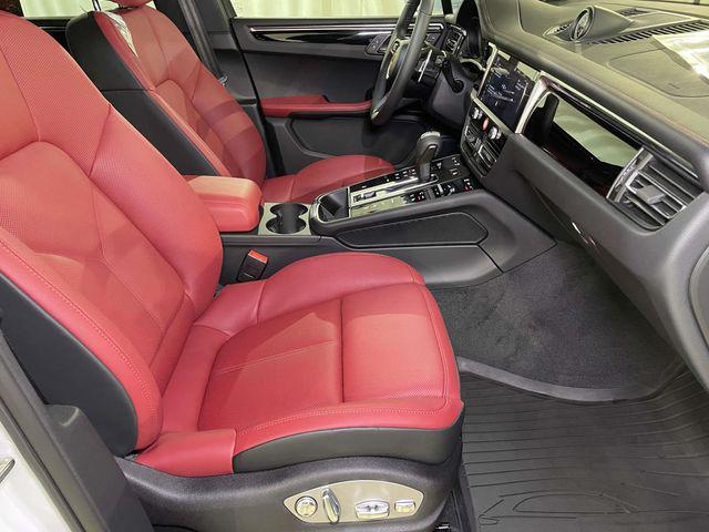 2026 Porsche Macan Unknown