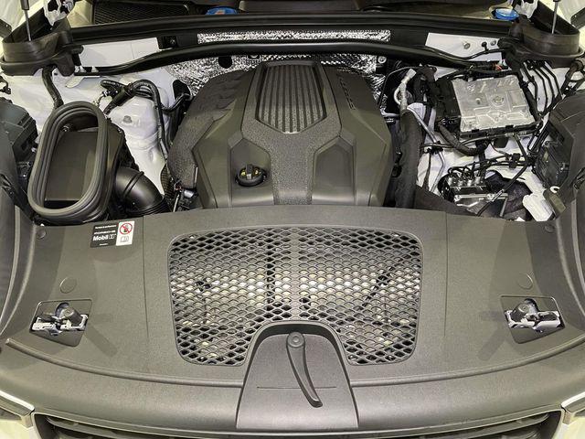 2026 Porsche Macan Unknown