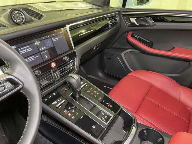 2026 Porsche Macan Unknown