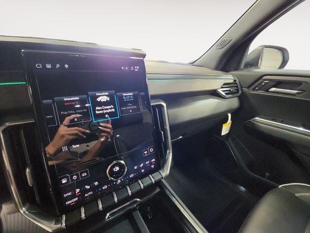 2026 GMC Acadia Denali AWD