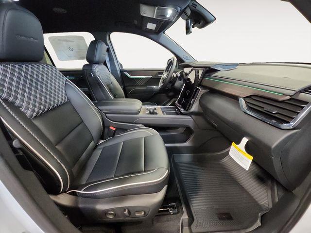2026 GMC Acadia Denali AWD