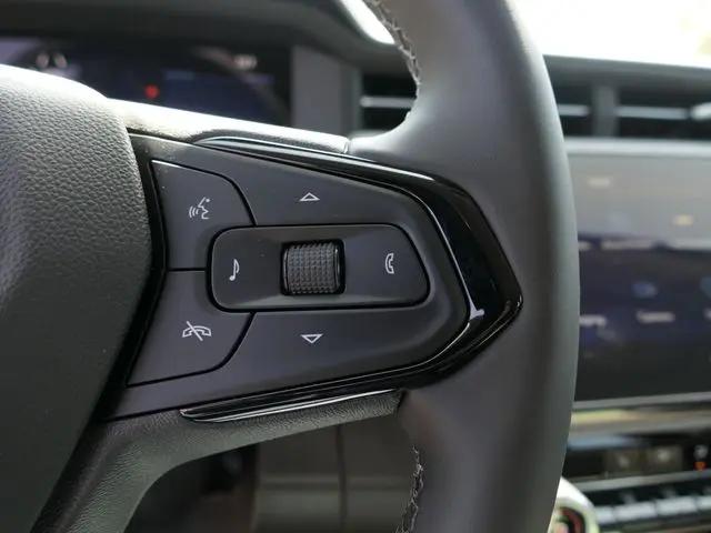 2027 Chevrolet Bolt LT FWD