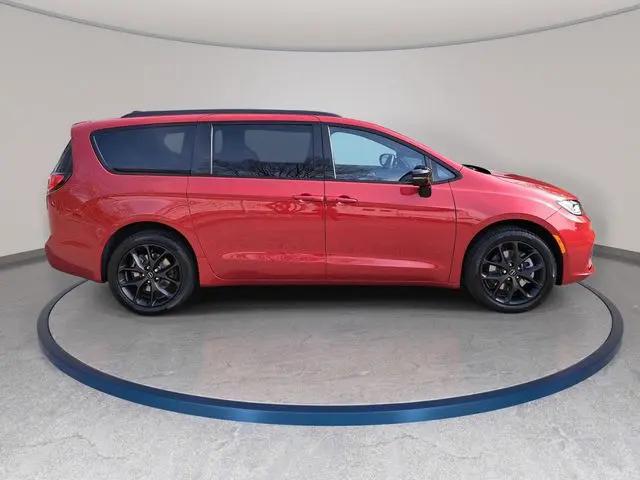 2026 Chrysler Pacifica Limited AWD