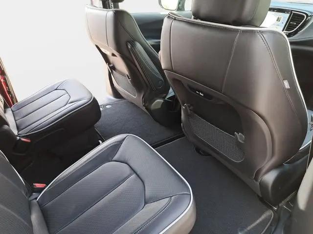 2026 Chrysler Pacifica Limited AWD