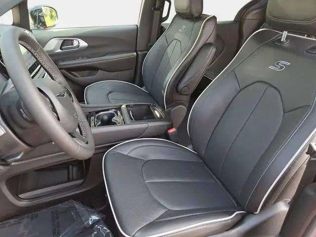 2026 Chrysler Pacifica Limited AWD