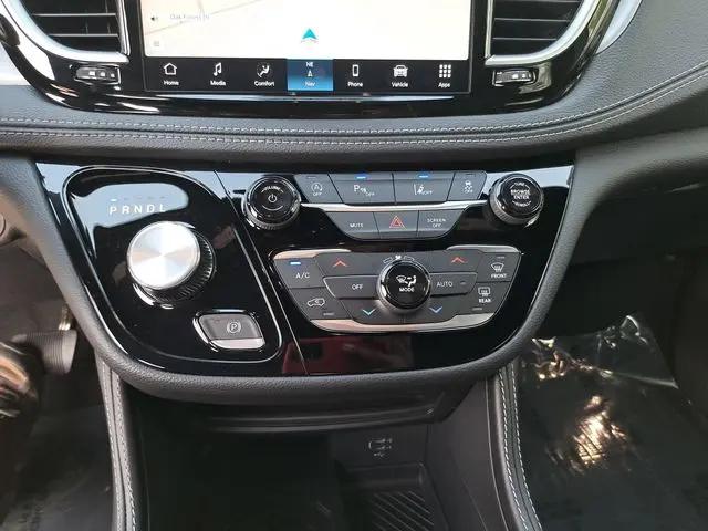 2026 Chrysler Pacifica Limited AWD
