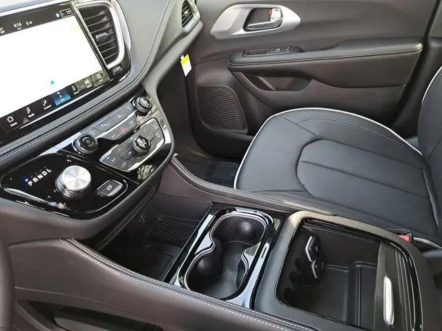 2026 Chrysler Pacifica Limited AWD