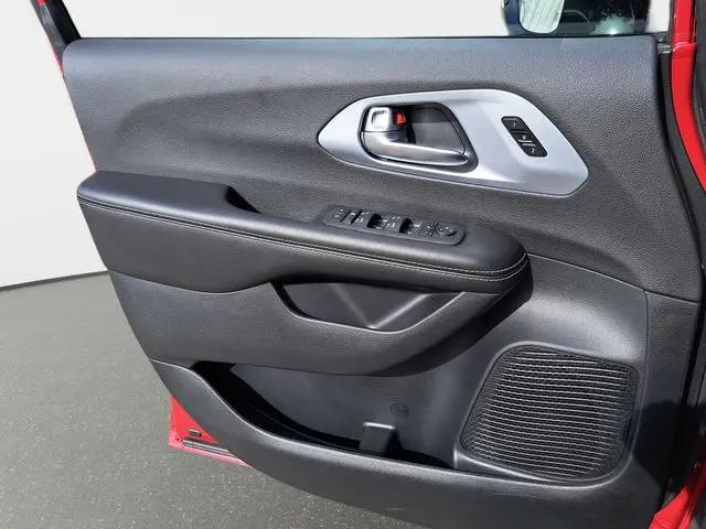 2026 Chrysler Pacifica Limited AWD