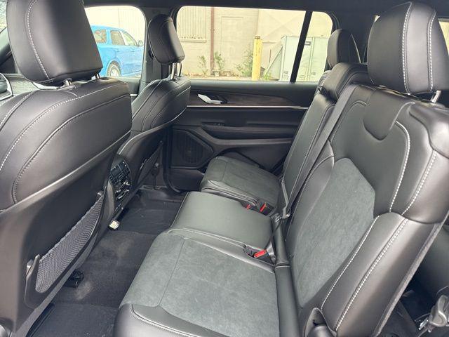 2026 Jeep Grand Cherokee L Altitude 4x4