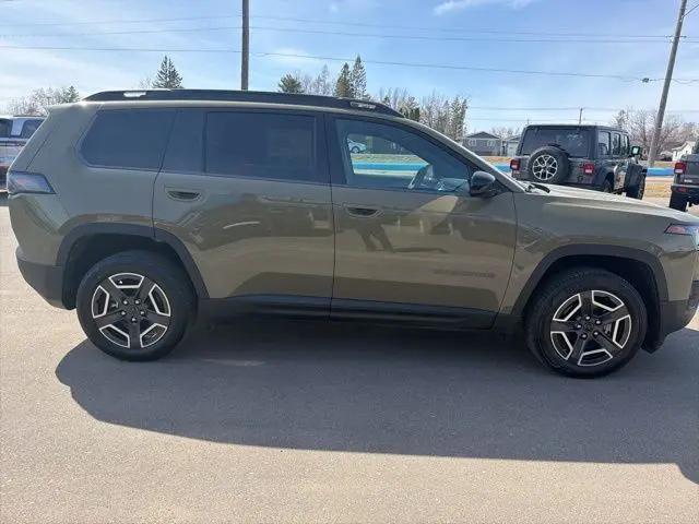 2026 Jeep Cherokee Laredo 4x4