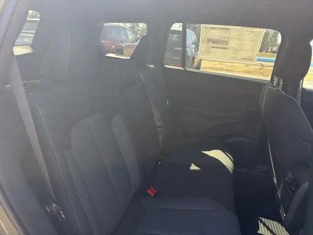 2026 Jeep Cherokee Laredo 4x4