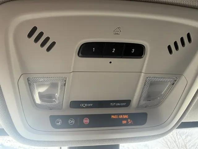 2021 Chevrolet Traverse AWD LT Leather