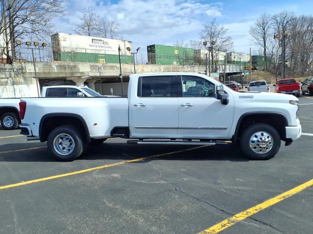 2026 Chevrolet Silverado 3500HD Crew Cab, Long Bed, High Country Dual Rear Wheel, RWD