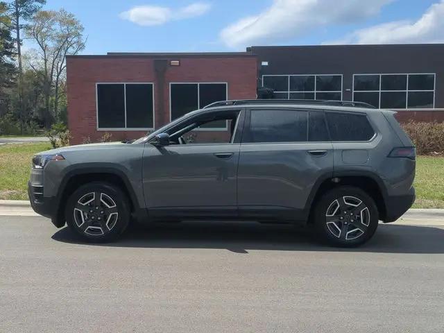 2026 Jeep Cherokee Laredo 4x4
