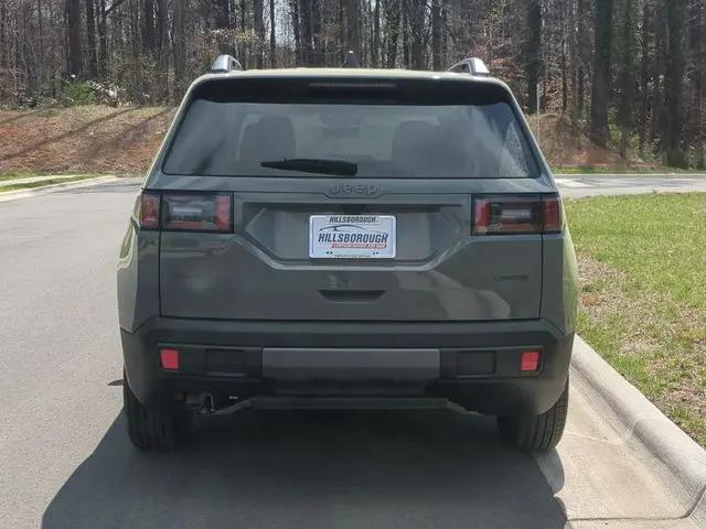 2026 Jeep Cherokee Laredo 4x4