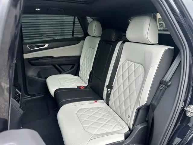 2025 Volkswagen Atlas Cross Sport 2.0T SEL Premium R-Line
