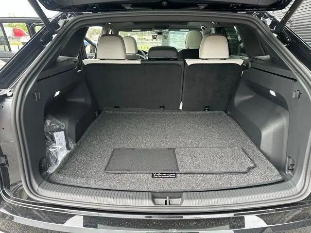2025 Volkswagen Atlas Cross Sport 2.0T SEL Premium R-Line