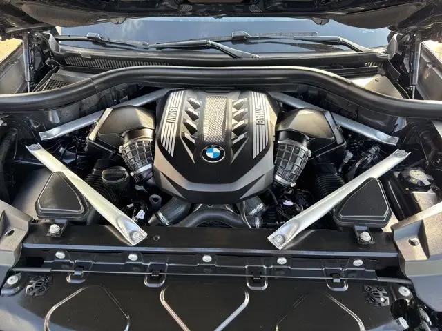 2022 BMW X5 M50i