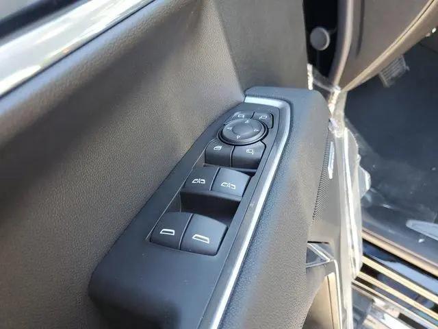 2026 GMC Sierra 1500 Crew Cab, Short Bed, SLT, 4WD