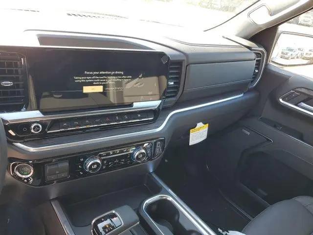 2026 GMC Sierra 1500 Crew Cab, Short Bed, SLT, 4WD