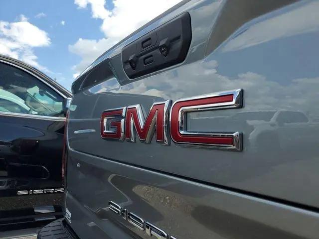 2026 GMC Sierra 1500 Crew Cab, Short Bed, SLT, 4WD