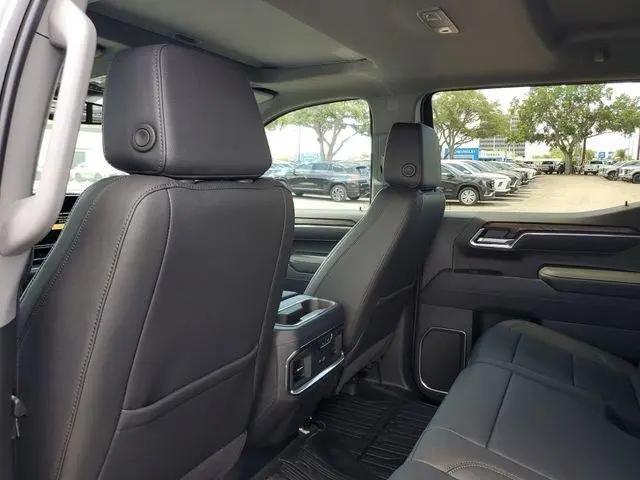 2026 GMC Sierra 1500 Crew Cab, Short Bed, SLT, 4WD