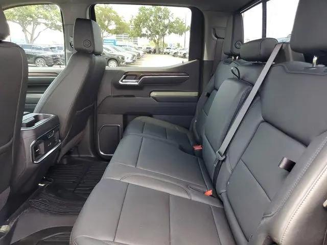 2026 GMC Sierra 1500 Crew Cab, Short Bed, SLT, 4WD