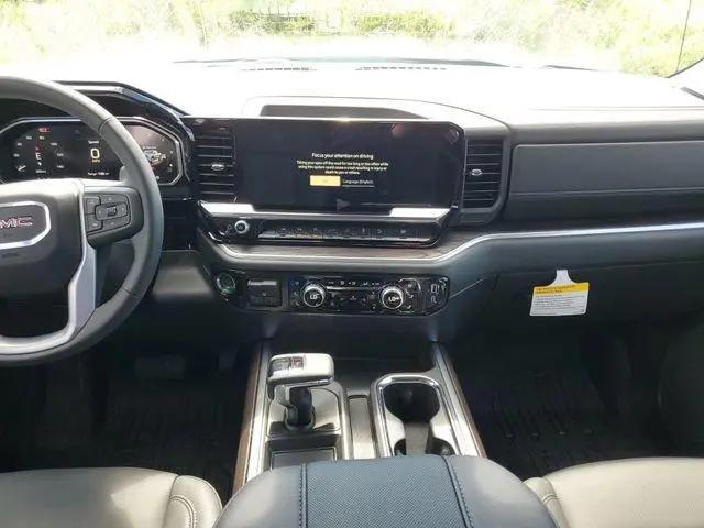 2026 GMC Sierra 1500 Crew Cab, Short Bed, SLT, 4WD