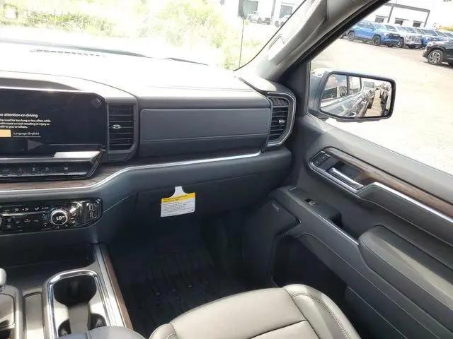 2026 GMC Sierra 1500 Crew Cab, Short Bed, SLT, 4WD