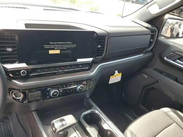 2026 GMC Sierra 1500 Crew Cab, Short Bed, SLT, 4WD