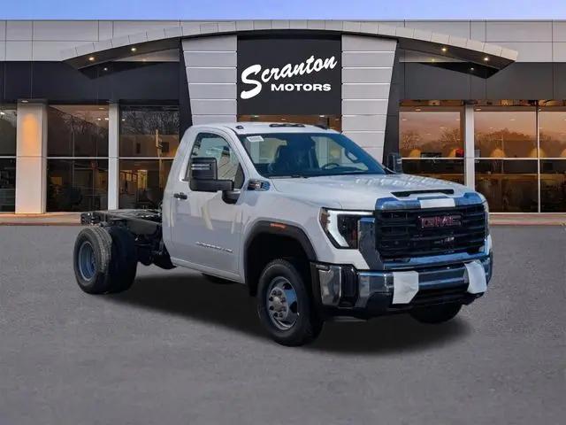 2026 GMC Sierra 3500HD Pro