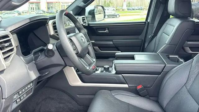 2025 Toyota Sequoia SR5