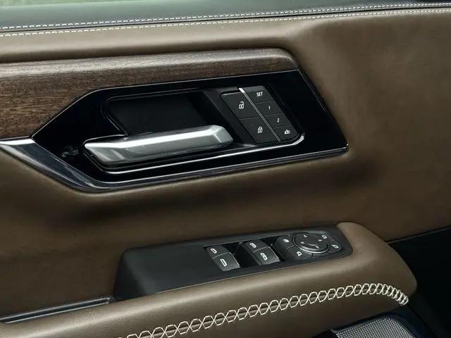 2025 GMC Yukon Denali Ultimate 4WD