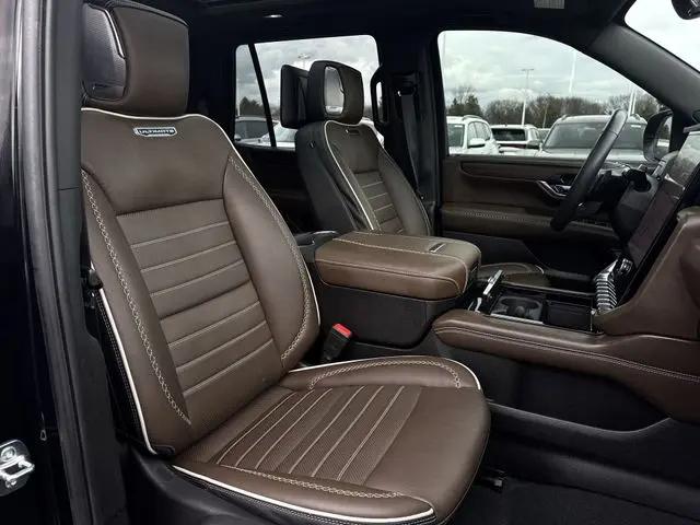 2025 GMC Yukon Denali Ultimate 4WD