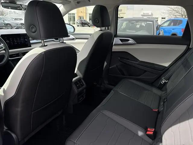 2026 Volkswagen Taos SE