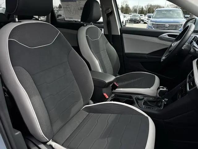 2026 Volkswagen Taos SE
