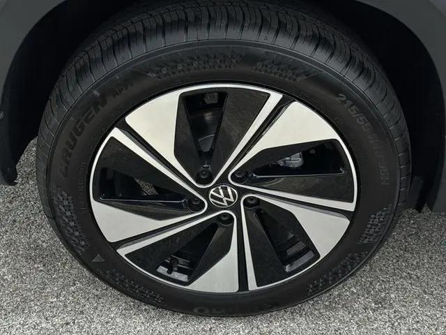 2026 Volkswagen Taos SE