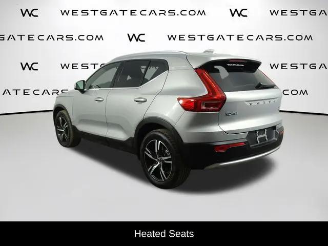 2025 Volvo XC40 B5 Core Bright Theme