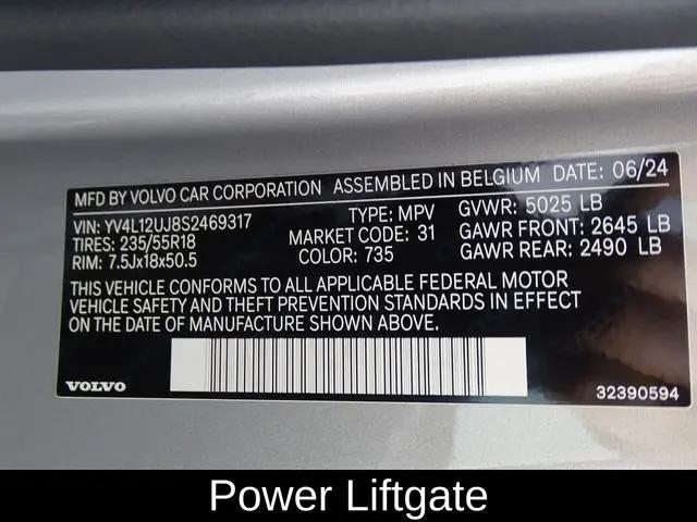 2025 Volvo XC40 B5 Core Bright Theme