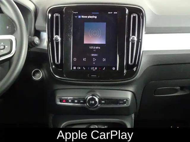 2025 Volvo XC40 B5 Core Bright Theme