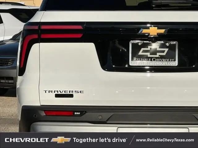 2026 Chevrolet Traverse FWD LT