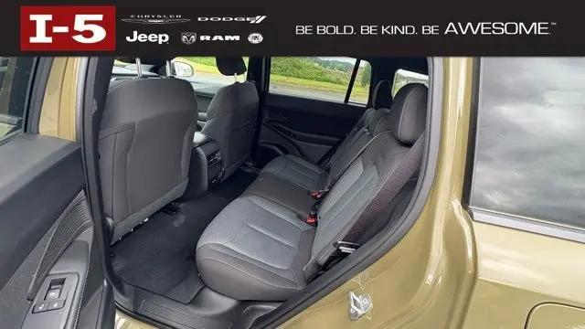 2026 Jeep Cherokee Laredo 4x4