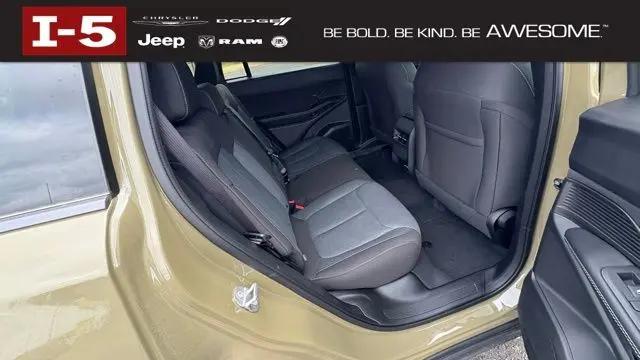 2026 Jeep Cherokee Laredo 4x4