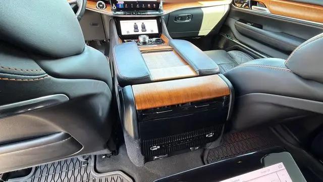 2024 Jeep Grand Wagoneer L Series III 4x4