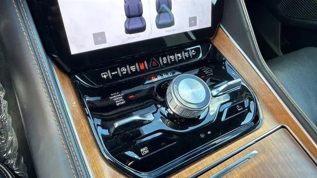2024 Jeep Grand Wagoneer L Series III 4x4