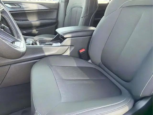 2026 Jeep Grand Cherokee L Altitude 4x2